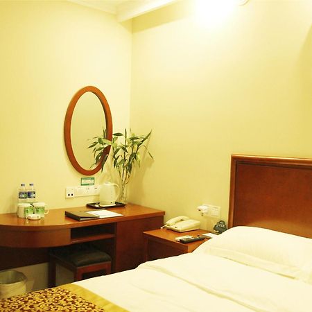 Greentree Inn Zhejiang Jiaxing West Zhongshan Road Vintage Car Building Express Hotel Bagian luar foto