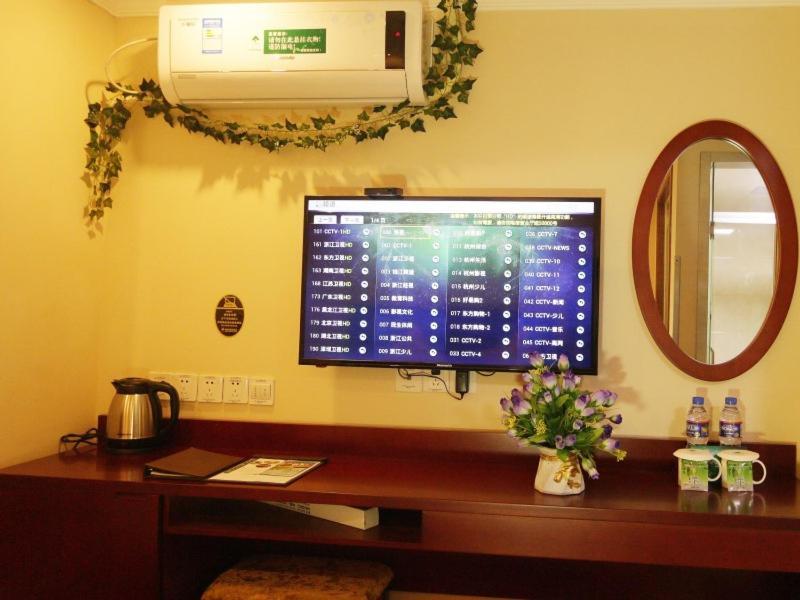 Greentree Inn Zhejiang Jiaxing West Zhongshan Road Vintage Car Building Express Hotel Bagian luar foto