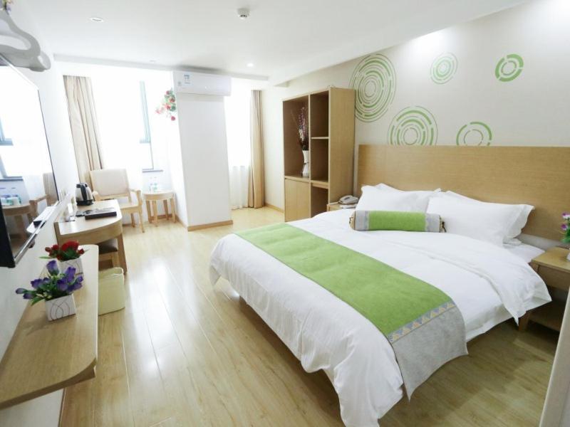 Greentree Inn Zhejiang Jiaxing West Zhongshan Road Vintage Car Building Express Hotel Bagian luar foto