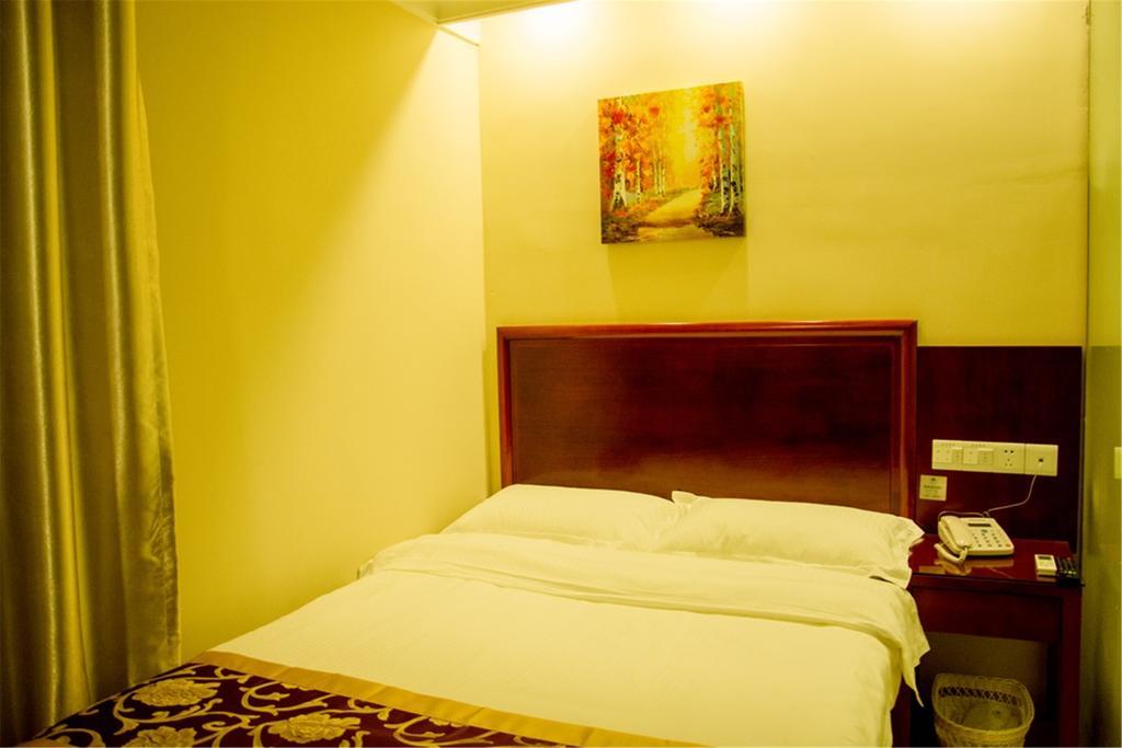 Greentree Inn Zhejiang Jiaxing West Zhongshan Road Vintage Car Building Express Hotel Bagian luar foto