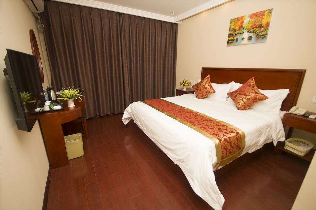 Greentree Inn Zhejiang Jiaxing West Zhongshan Road Vintage Car Building Express Hotel Bagian luar foto